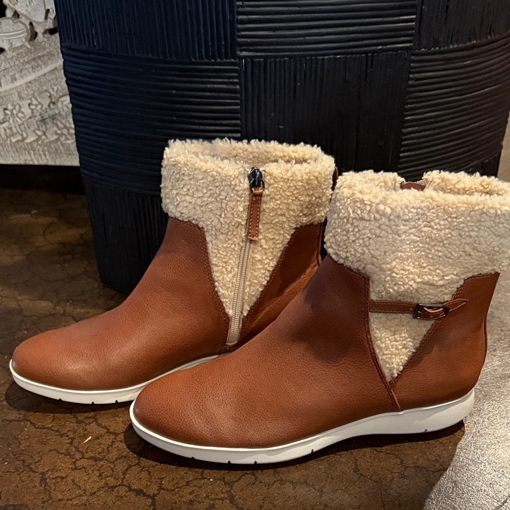 AEROSOLES Tan Shearling-Lined Winter Boots